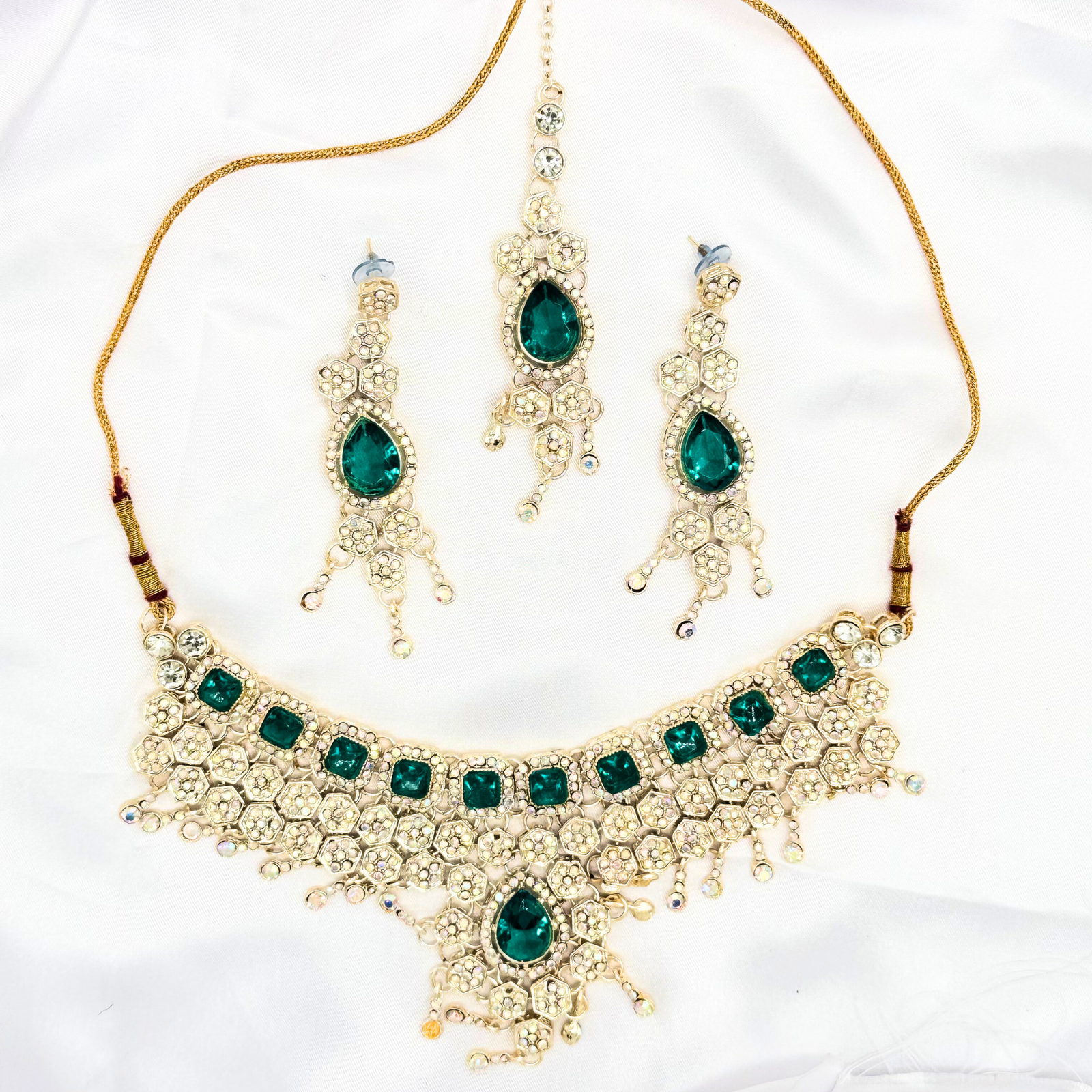 14 Elegant Emerald Green Kundan Necklace and Earring Set - Image 1