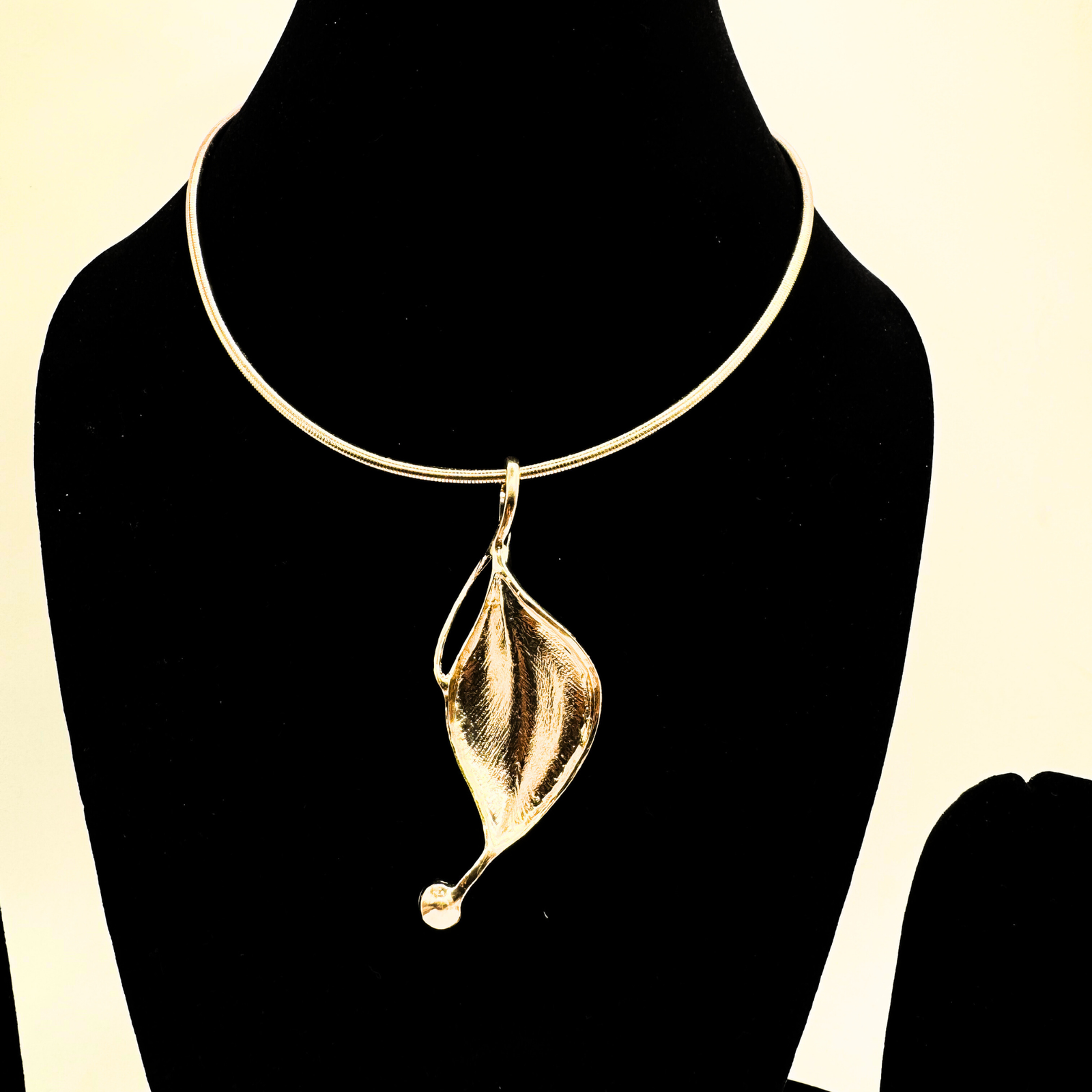 20 Golden Leaf Pendant Necklace - Image 1